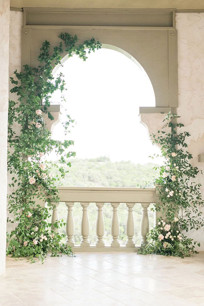 Corals & Gold: A Timeless Modern Wedding Color Scheme