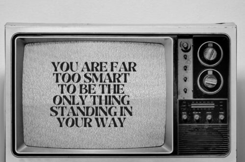 15 Free Bold Black & White Phone Wallpapers for Your iPhone