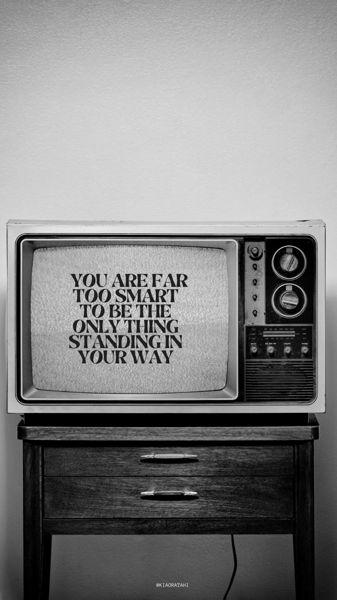 15 Free Bold Black & White Phone Wallpapers for Your iPhone