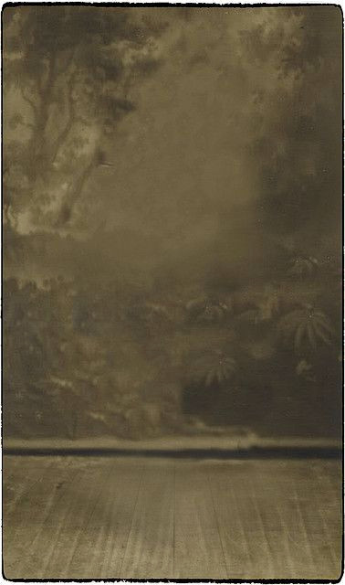 Retro Photo Studios: 50 Vintage Backdrops to Steal the Show