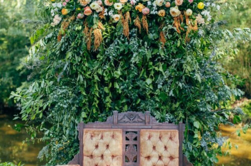 Vibrant Vintage Garden Rose Wedding Inspiration