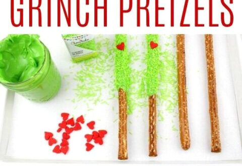 Crunchy Grinch Pretzels: Chocolatey Grinch Magic