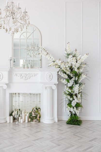 ‘Elegant Guest Room Retreat: Royal Chic Haven with Green Oasis & Warm Fireplace’