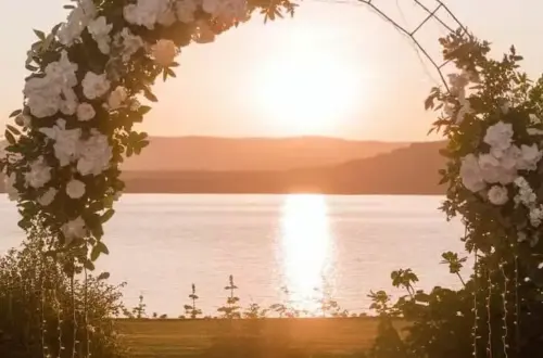 10 Stunning Backdrops to Transform Your Wedding