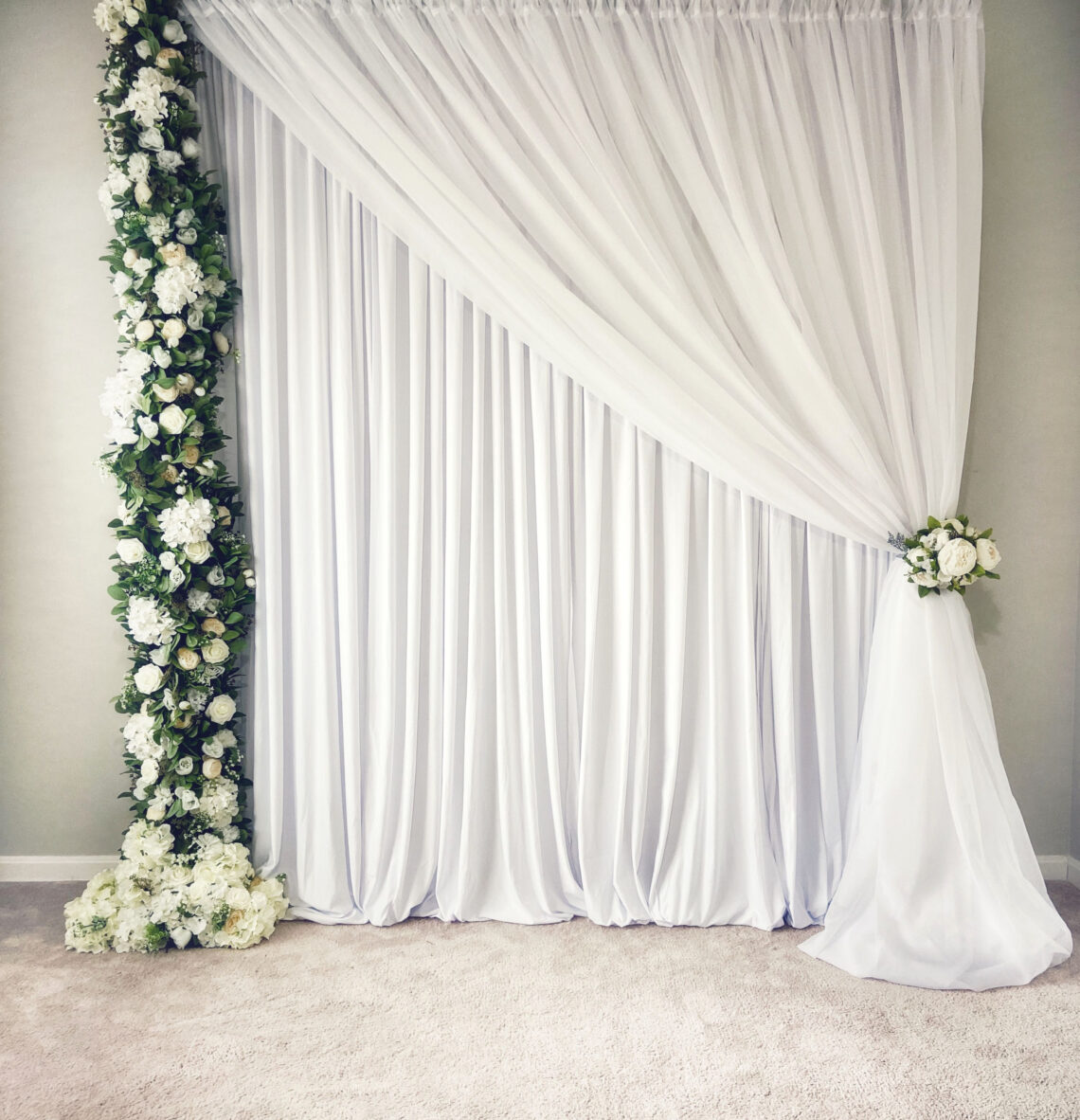Create a Glamorous Wedding Arch in 5 Easy Steps